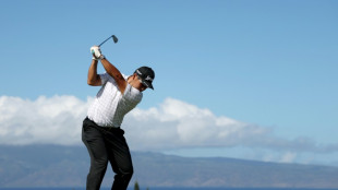 Matsuyama makes most of placid conditions in Hawaii