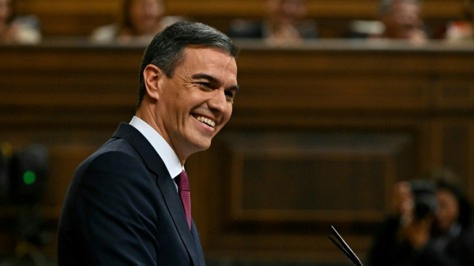 Pedro Sánchez en passe d'être reconduit à la tête d'une Espagne divisée