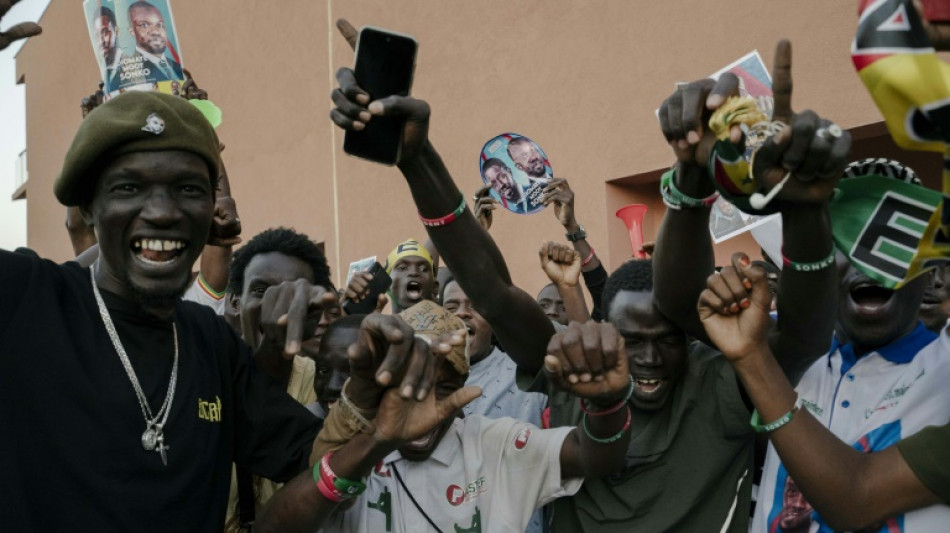 Sénégal: le camp antisystème sort renforcé de son bras de fer avec Macky Sall