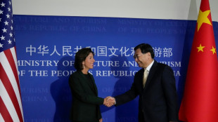 En Chine, la ministre américaine au Commerce tente d'arrondir les angles