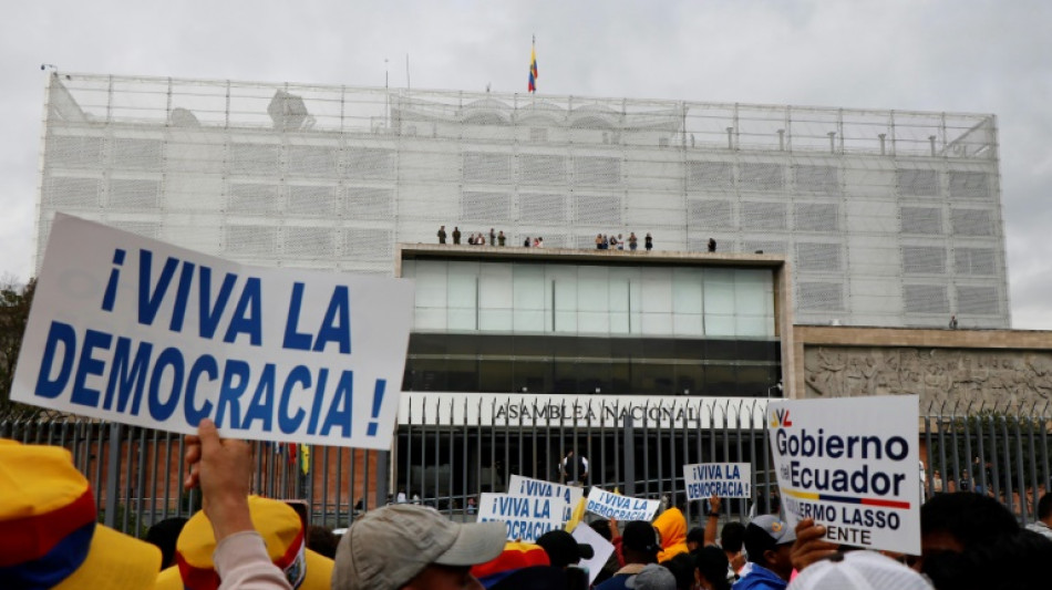 Equateur: menacé de destitution, le président Lasso dissout le Parlement