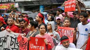 La policía de Bangladés libera a seis líderes del movimiento estudiantil tras enfrentamientos mortales 