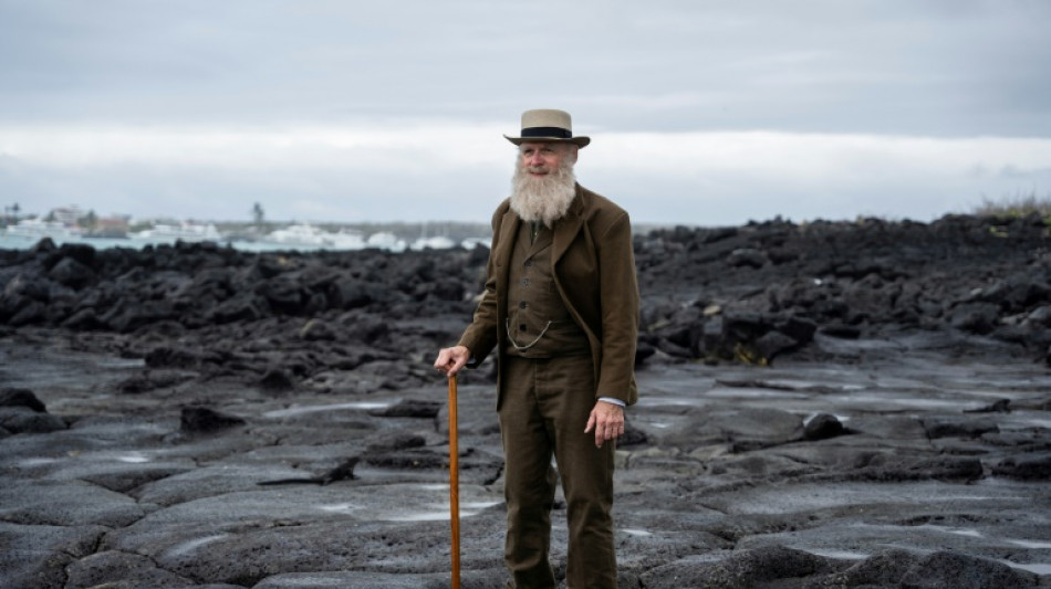 Charles Darwin revient aux Galapagos sous les traits d'un biologiste américain