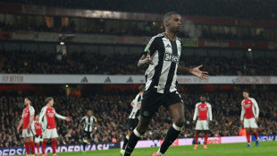 Newcastle vence Arsenal (2-0) no jogo de ida das semifinais da Copa da Liga inglesa