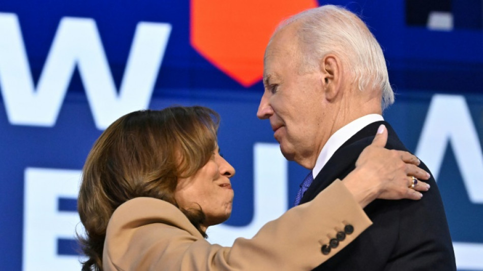 Biden se despede em discurso emotivo e passa o bastão eleitoral para Kamala Harris