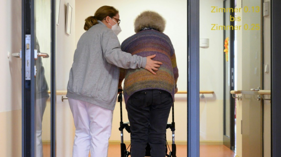 Stiftung Patientenschutz derzeit für mehr Tests statt Impfpflicht für Pflegekräfte