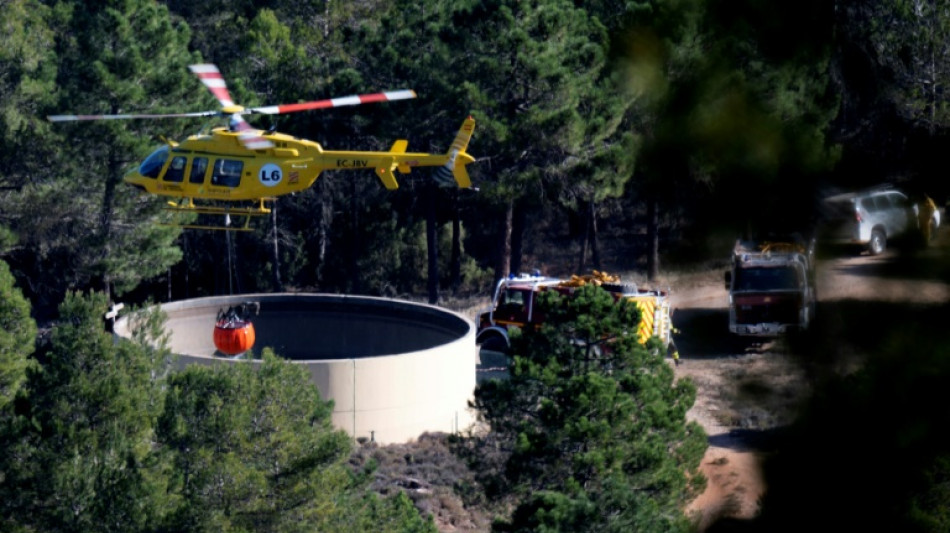 Evacuan a más de 800 personas en el este de España por un incendio