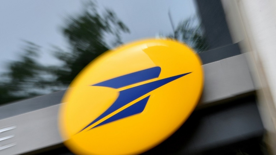 La Poste annonce la fin du timbre rouge