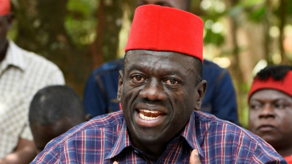 Ugandan opposition figure Besigye 'kidnapped', says wife