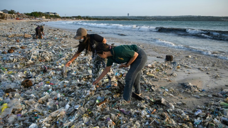 Les négociations mondiales sur la lutte contre la pollution plastique reprennent au Canada