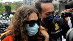 'Assassina da mala' de Bali se declara culpada nos EUA de matar a mãe