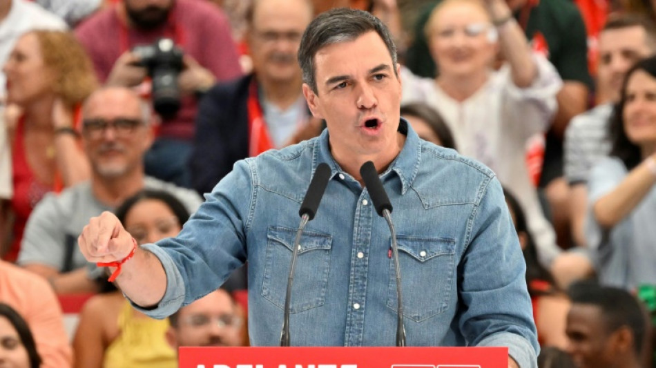 Elections en Espagne: Pedro Sánchez sous la menace de la droite