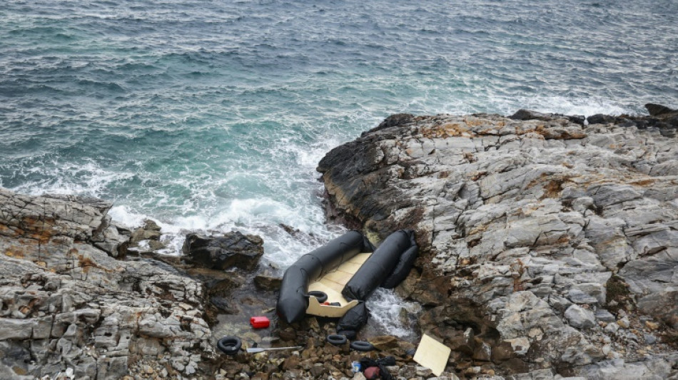 Un migrante muerto y 47 rescatados en un naufragio frente a Grecia