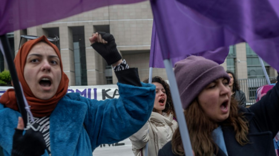 Türkische Justiz verschiebt Prozess gegen Frauenrechtsorganisation auf September