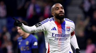 Ligue 1: prime à l'efficacité pour Lyon et Lacazette