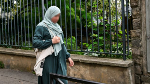 L'abaya, interdite à l'école, un symbole des frictions autour de la laïcité