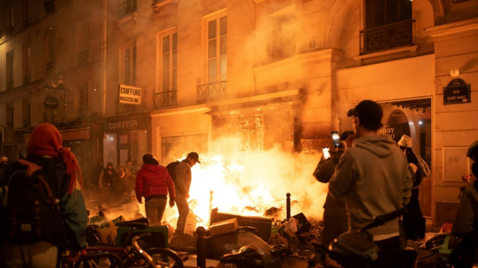 Macron under pressure as hundreds injured in French protests