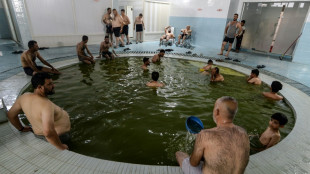 Un balneario termal renace entre las heridas de la violencia yihadista en Irak