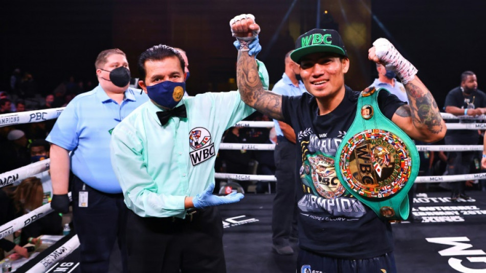 Filipino Magsayo captures WBC featherweight title