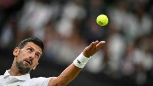 Djokovic avança às semifinais de Wimbledon por lesão de Alex De Minaur