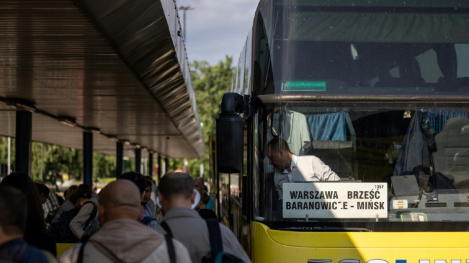 Le car, l'une des dernières options pour quitter le Bélarus