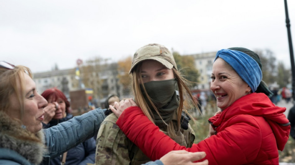 Ukraine: dans Kherson, soldats stars et goût de liberté